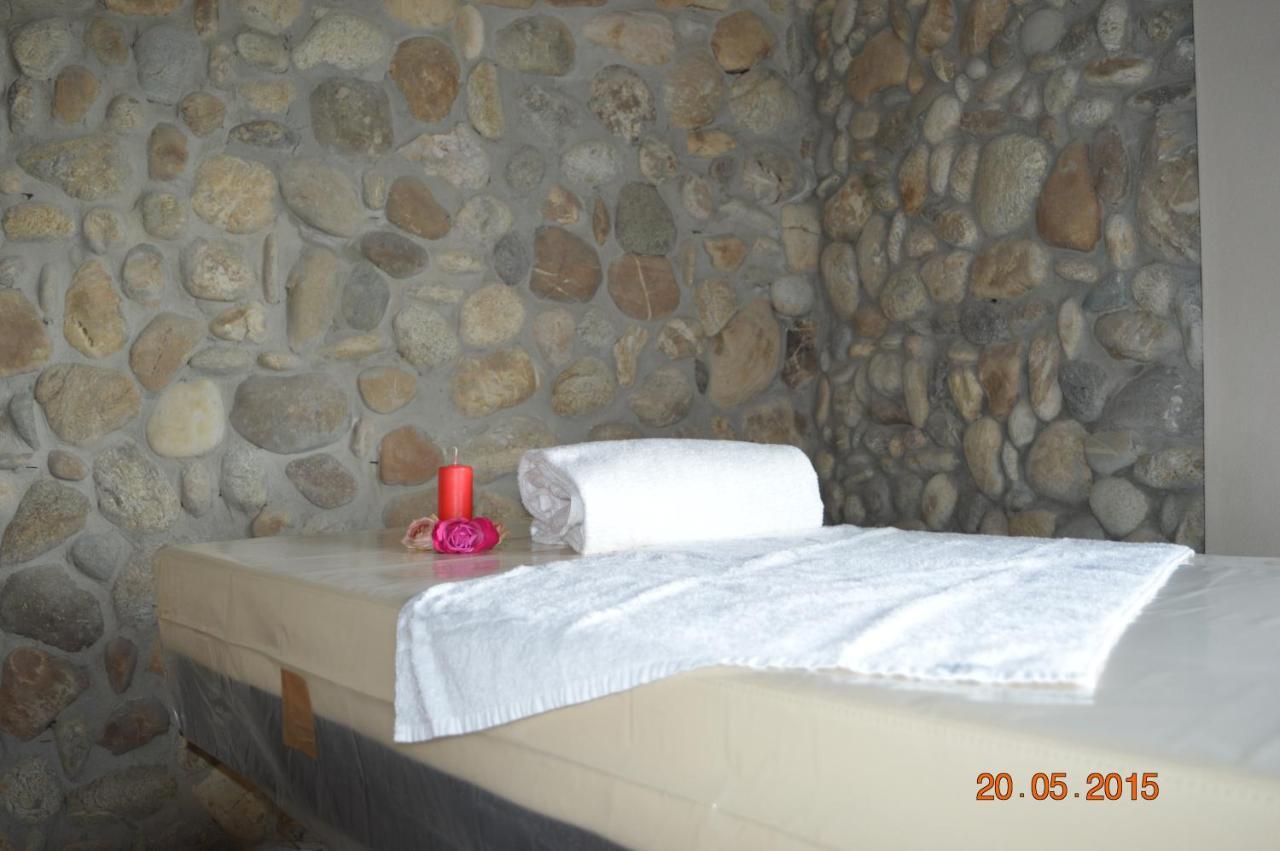 Hotel Le Botti Guarene Екстериор снимка