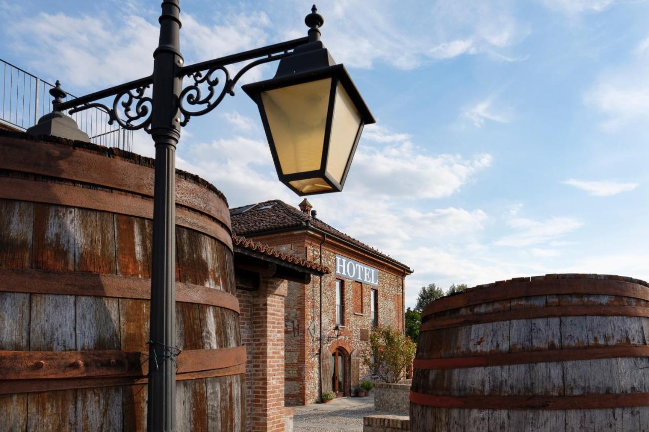 Hotel Le Botti Guarene Екстериор снимка