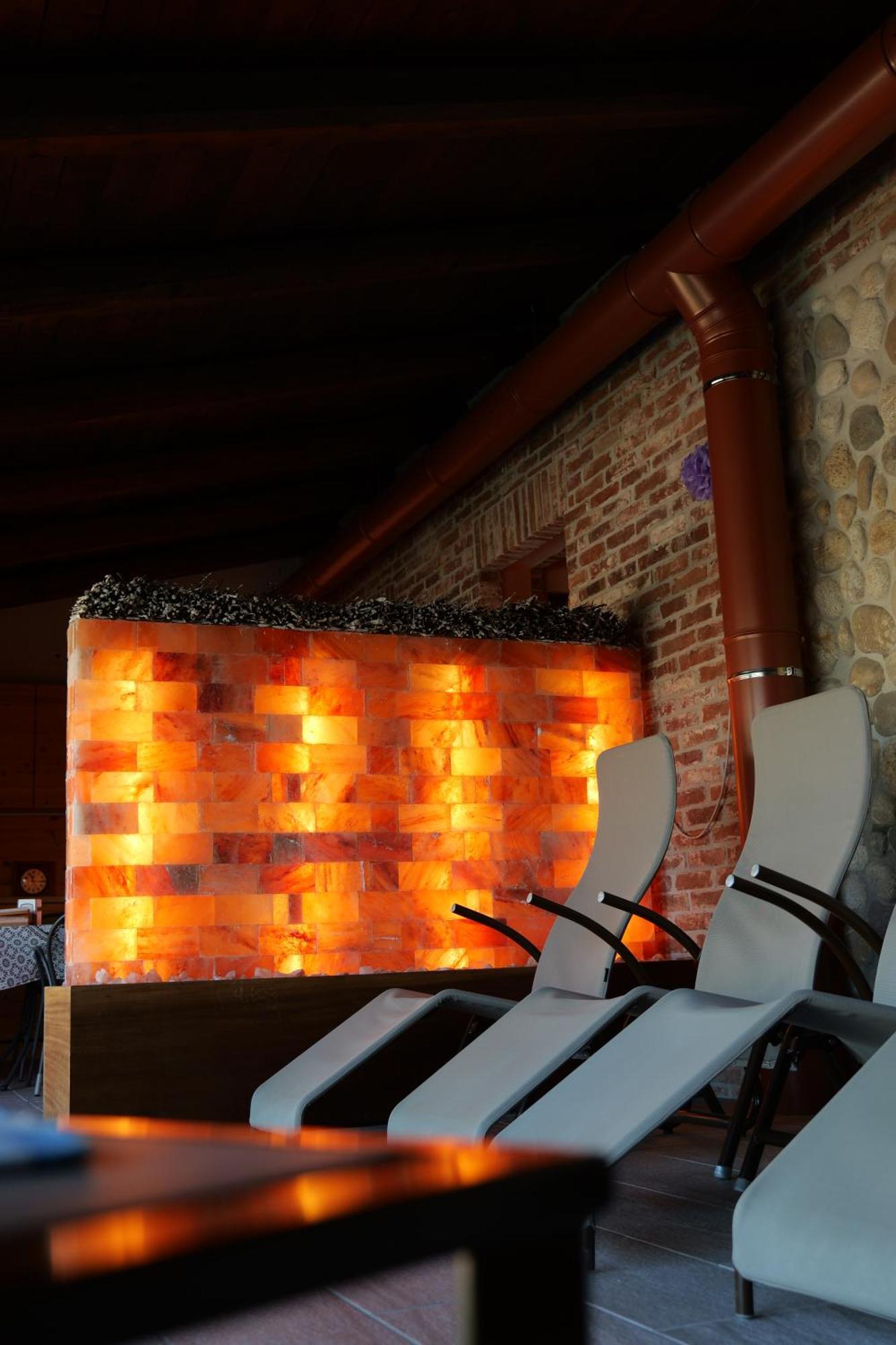 Hotel Le Botti Guarene Екстериор снимка