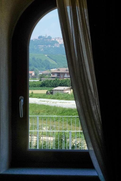 Hotel Le Botti Guarene Екстериор снимка