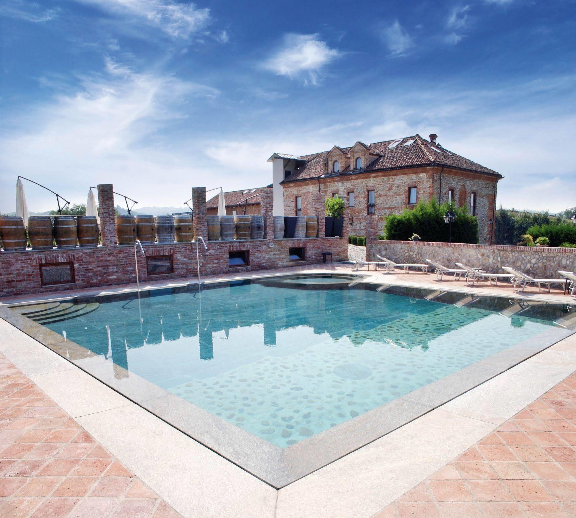 Hotel Le Botti Guarene Екстериор снимка